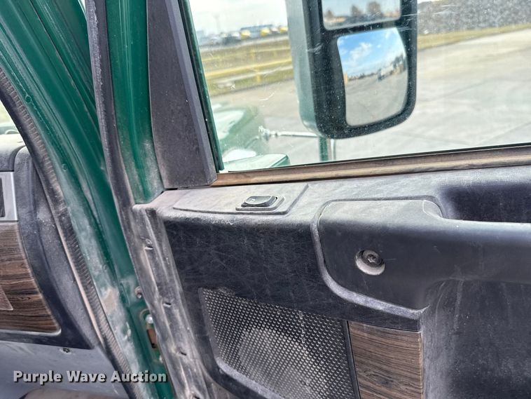 image for item EE3409 2015 Freightliner Coronado 122 semi truck