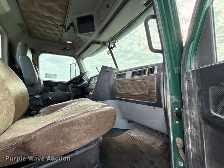 image for item EE3409 2015 Freightliner Coronado 122 semi truck