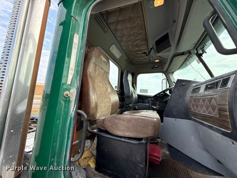 image for item EE3409 2015 Freightliner Coronado 122 semi truck