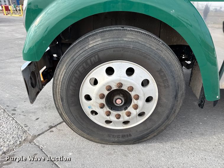 image for item EE3409 2015 Freightliner Coronado 122 semi truck