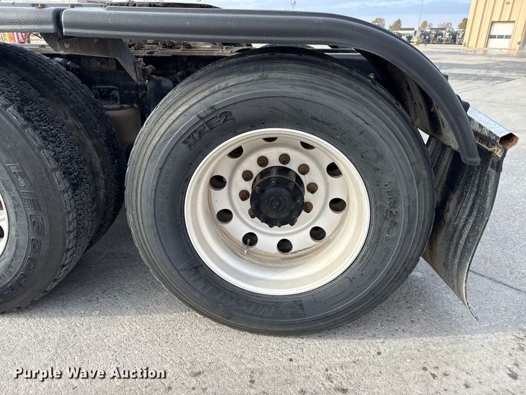 image for item EE3409 2015 Freightliner Coronado 122 semi truck