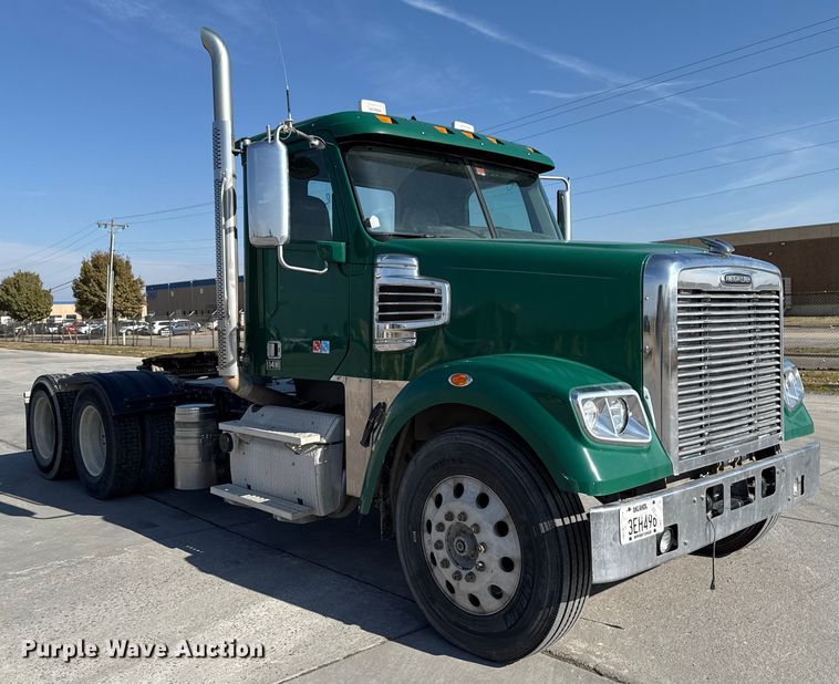 image for item EE3410 2015 Freightliner Coronado 122 semi truck