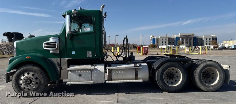 image for item EE3410 2015 Freightliner Coronado 122 semi truck