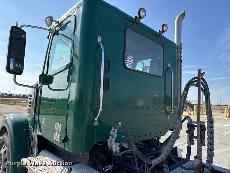 image for item EE3410 2015 Freightliner Coronado 122 semi truck