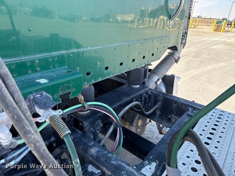 image for item EE3410 2015 Freightliner Coronado 122 semi truck