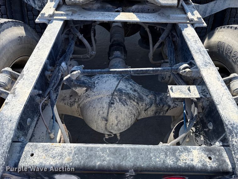 image for item EE3410 2015 Freightliner Coronado 122 semi truck