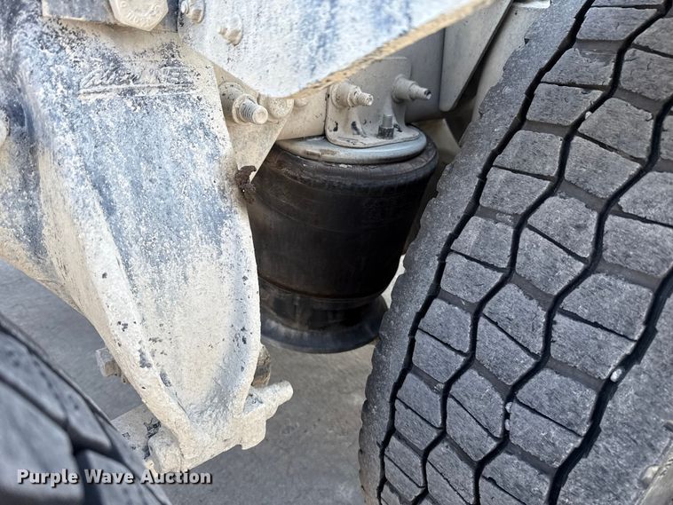 image for item EE3410 2015 Freightliner Coronado 122 semi truck