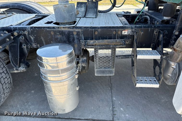 image for item EE3410 2015 Freightliner Coronado 122 semi truck