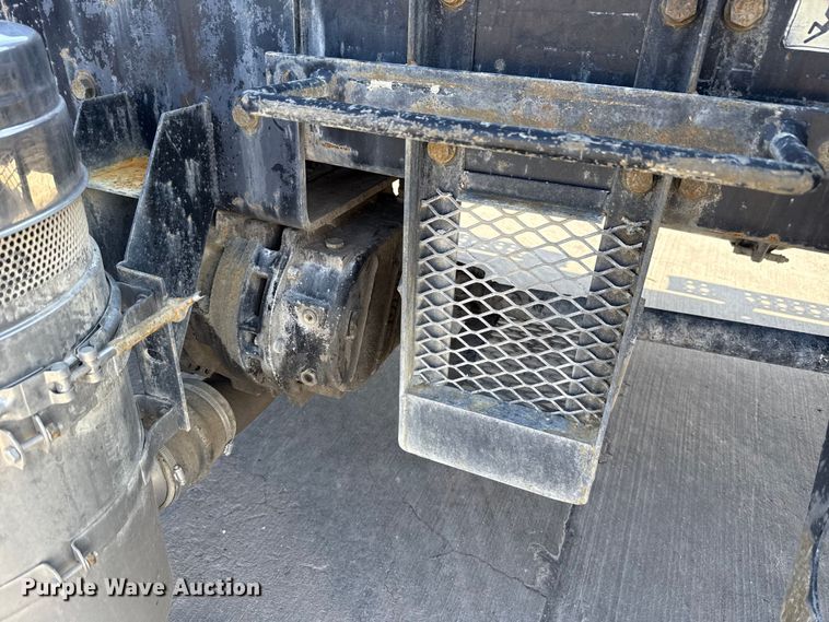 image for item EE3410 2015 Freightliner Coronado 122 semi truck