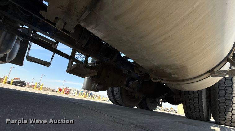 image for item EE3410 2015 Freightliner Coronado 122 semi truck