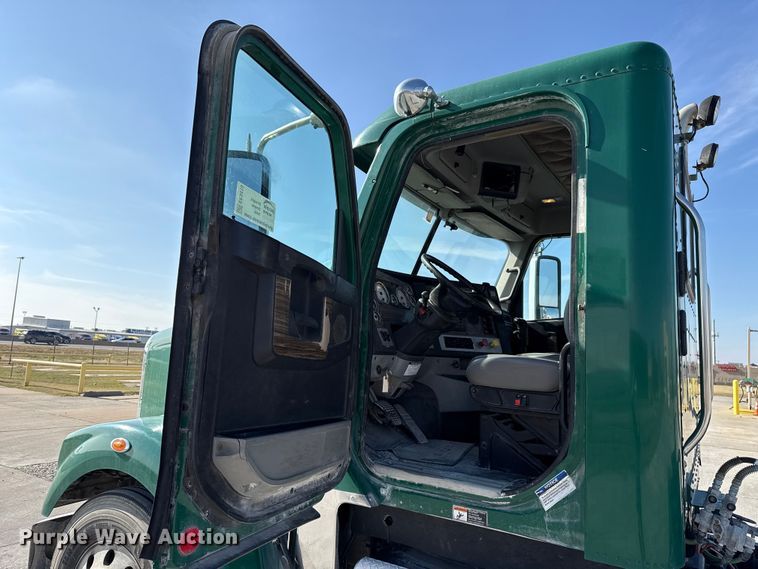 image for item EE3410 2015 Freightliner Coronado 122 semi truck