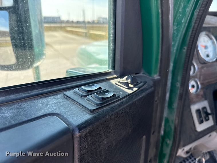 image for item EE3410 2015 Freightliner Coronado 122 semi truck