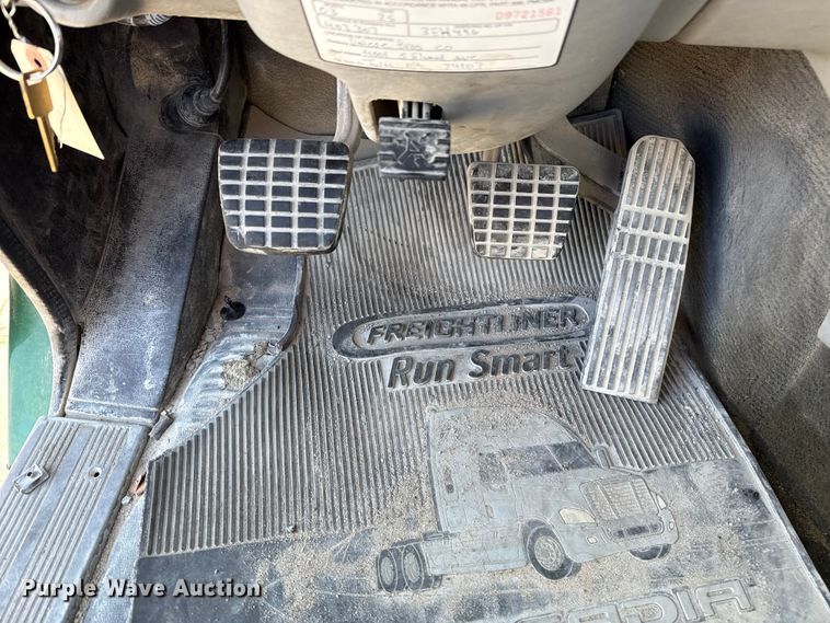 image for item EE3410 2015 Freightliner Coronado 122 semi truck