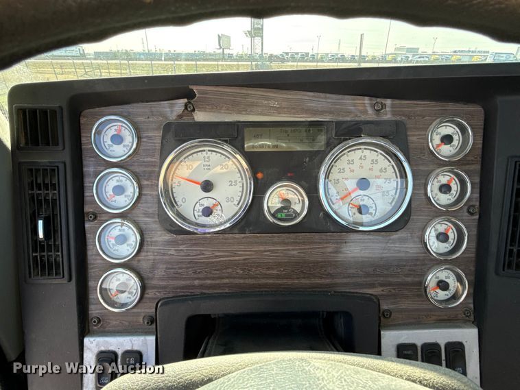 image for item EE3410 2015 Freightliner Coronado 122 semi truck