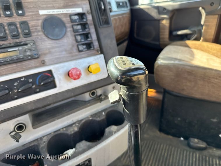 image for item EE3410 2015 Freightliner Coronado 122 semi truck