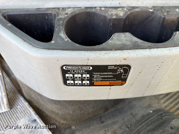 image for item EE3410 2015 Freightliner Coronado 122 semi truck