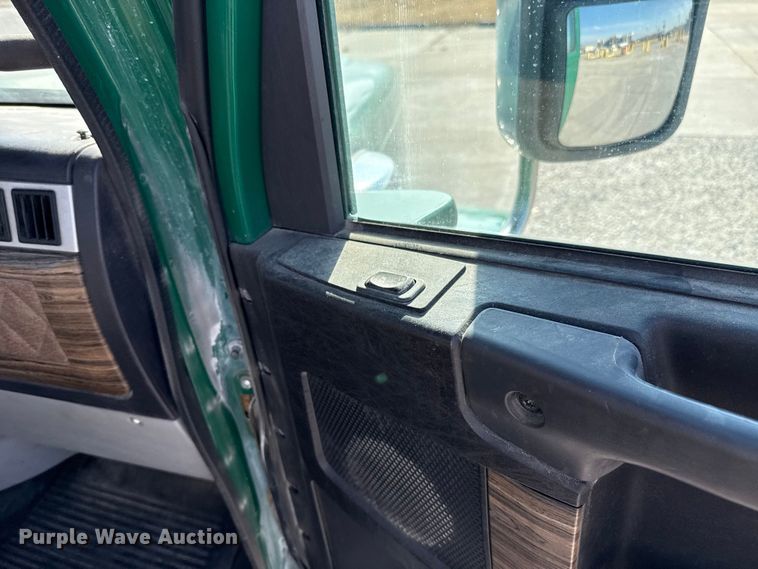 image for item EE3410 2015 Freightliner Coronado 122 semi truck