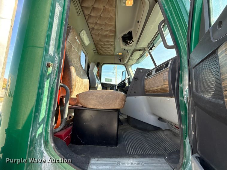 image for item EE3410 2015 Freightliner Coronado 122 semi truck