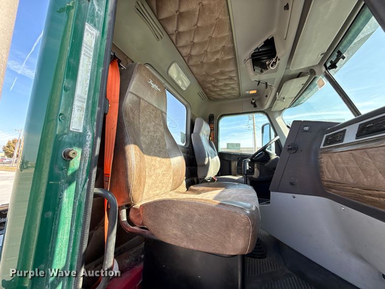 image for item EE3410 2015 Freightliner Coronado 122 semi truck