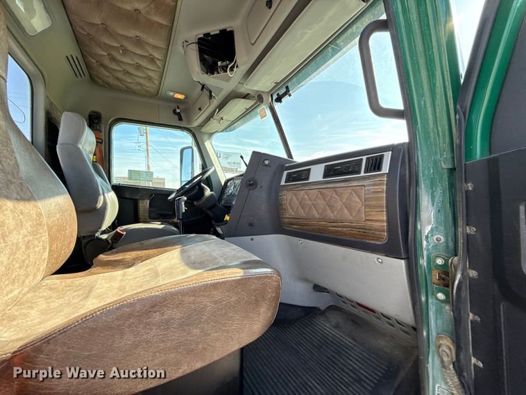 image for item EE3410 2015 Freightliner Coronado 122 semi truck