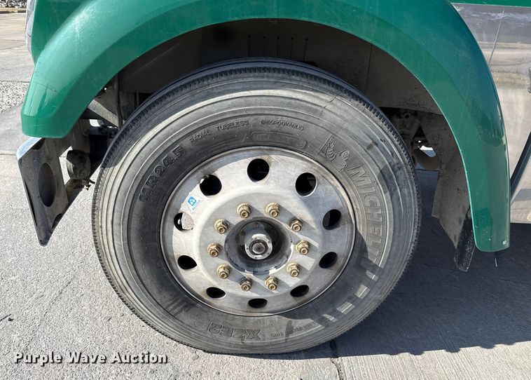 image for item EE3410 2015 Freightliner Coronado 122 semi truck