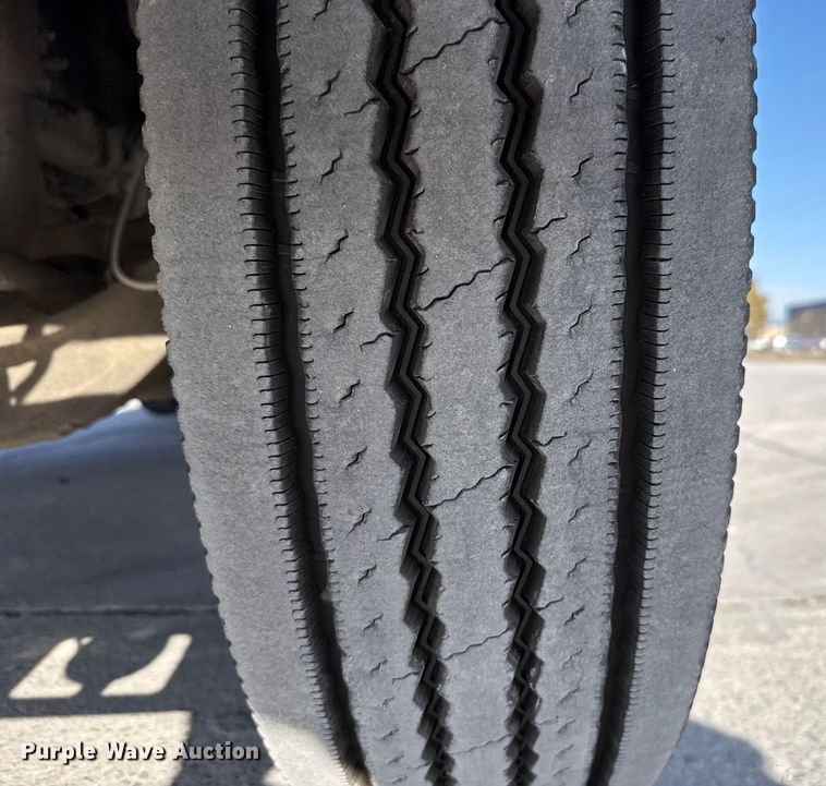 image for item EE3410 2015 Freightliner Coronado 122 semi truck