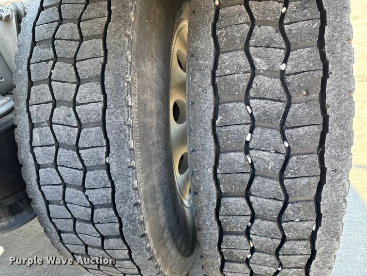 image for item EE3410 2015 Freightliner Coronado 122 semi truck