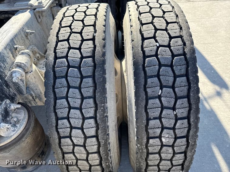 image for item EE3410 2015 Freightliner Coronado 122 semi truck