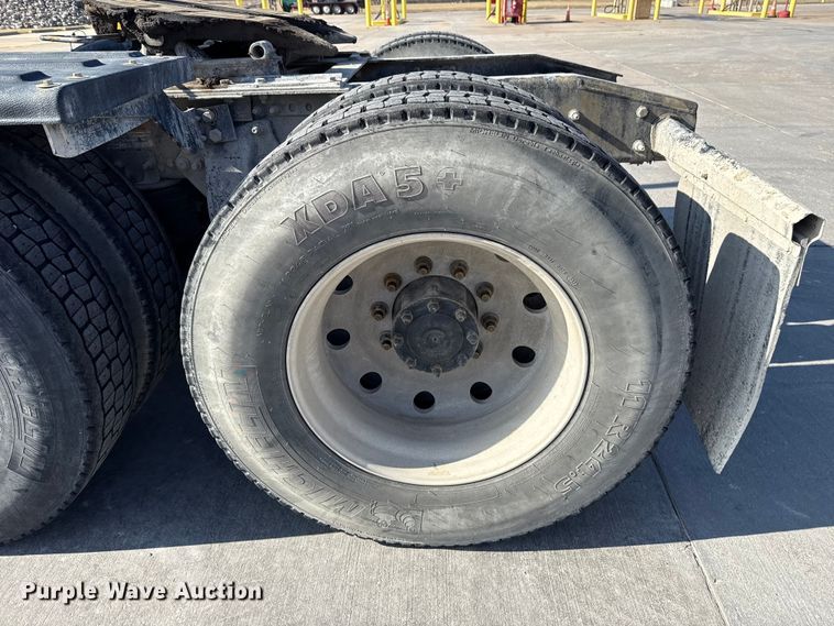 image for item EE3410 2015 Freightliner Coronado 122 semi truck