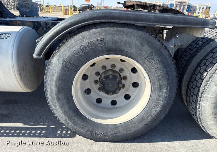 image for item EE3410 2015 Freightliner Coronado 122 semi truck