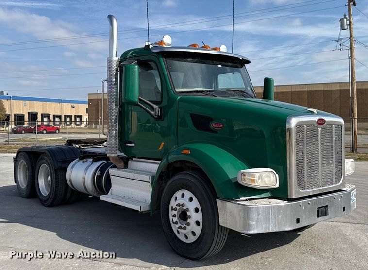 image for item EE3411 2018 Peterbilt 567 semi truck