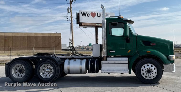 image for item EE3411 2018 Peterbilt 567 semi truck