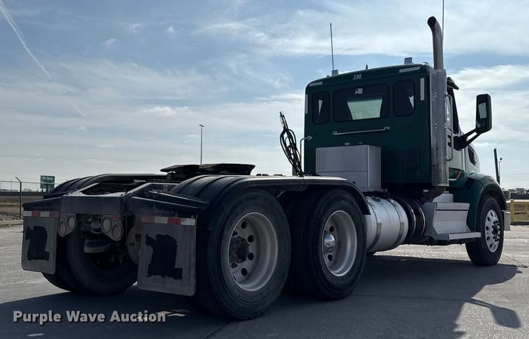 image for item EE3411 2018 Peterbilt 567 semi truck