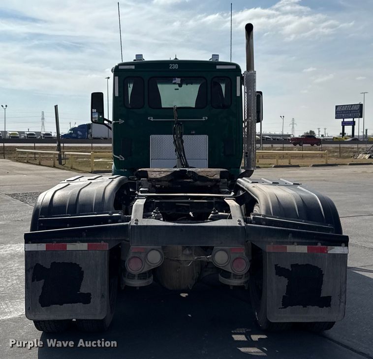 image for item EE3411 2018 Peterbilt 567 semi truck