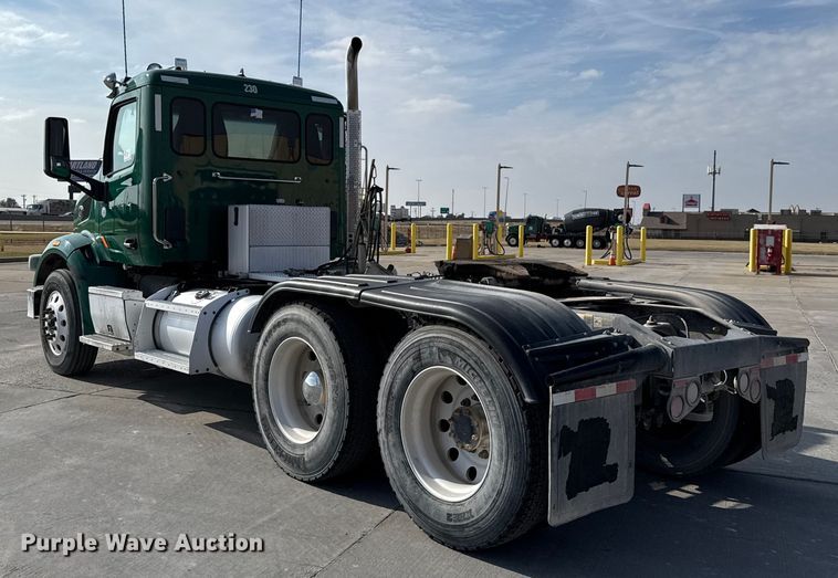 image for item EE3411 2018 Peterbilt 567 semi truck