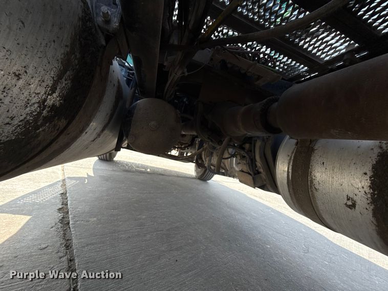 image for item EE3411 2018 Peterbilt 567 semi truck