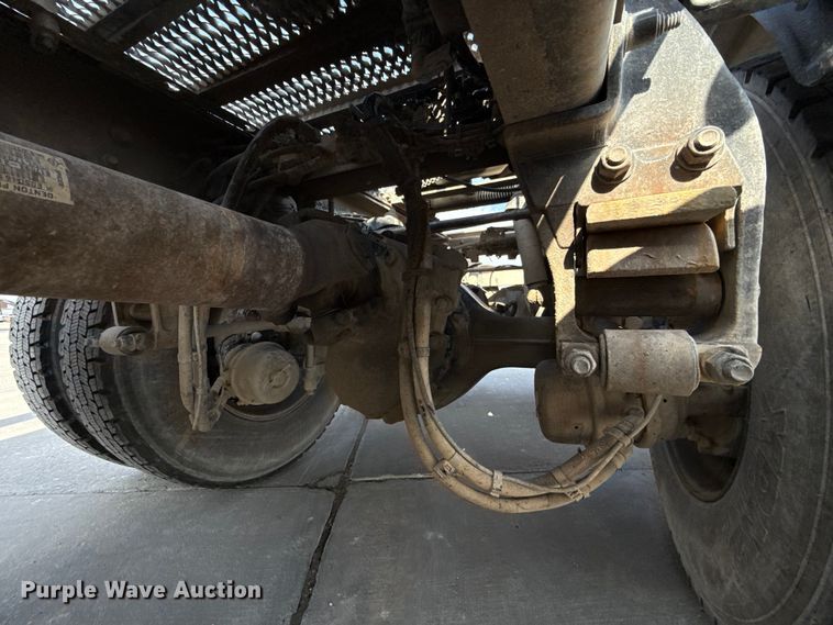 image for item EE3411 2018 Peterbilt 567 semi truck