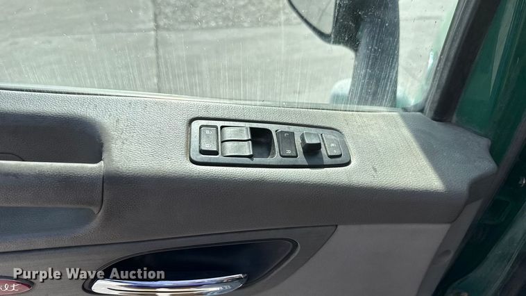 image for item EE3411 2018 Peterbilt 567 semi truck