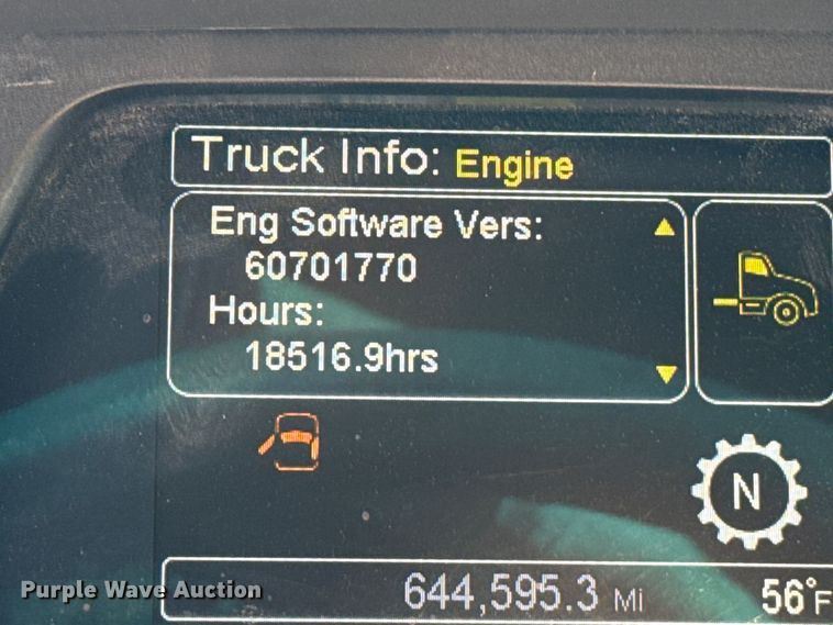 image for item EE3411 2018 Peterbilt 567 semi truck