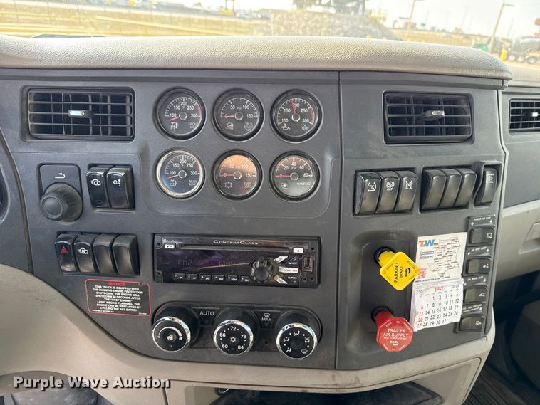 image for item EE3411 2018 Peterbilt 567 semi truck