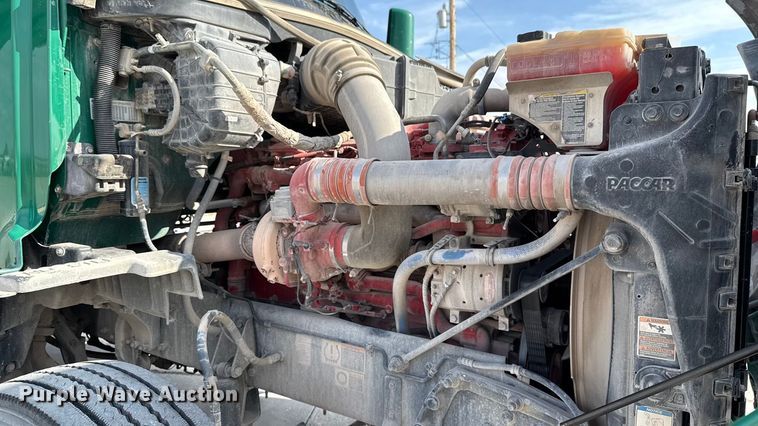 image for item EE3411 2018 Peterbilt 567 semi truck