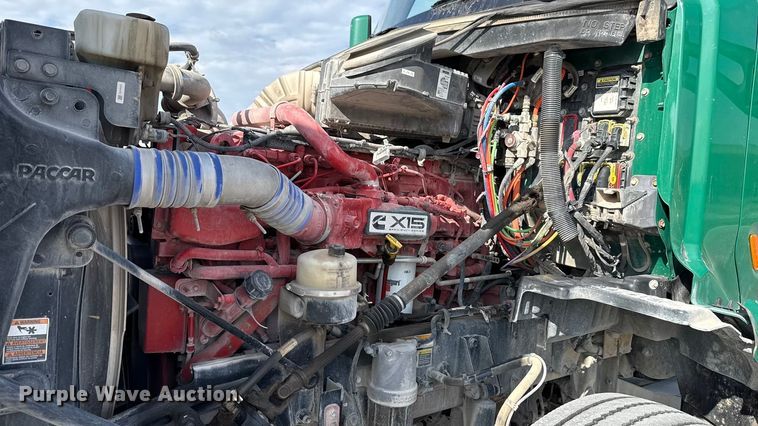 image for item EE3411 2018 Peterbilt 567 semi truck