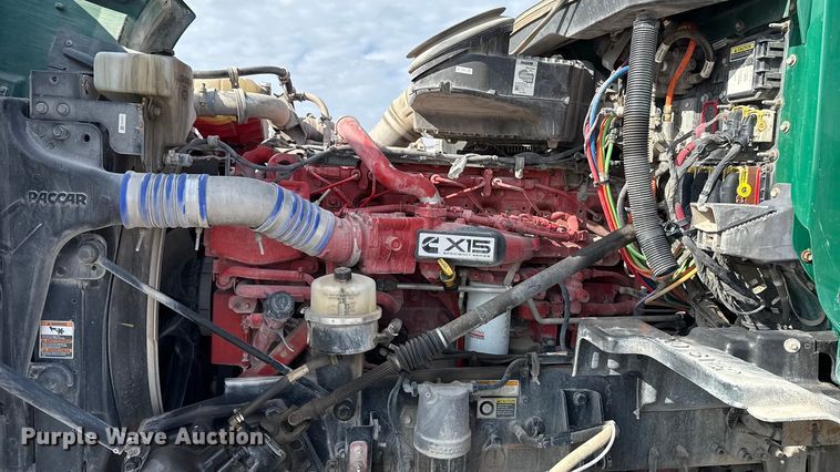 image for item EE3411 2018 Peterbilt 567 semi truck