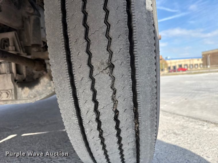 image for item EE3411 2018 Peterbilt 567 semi truck