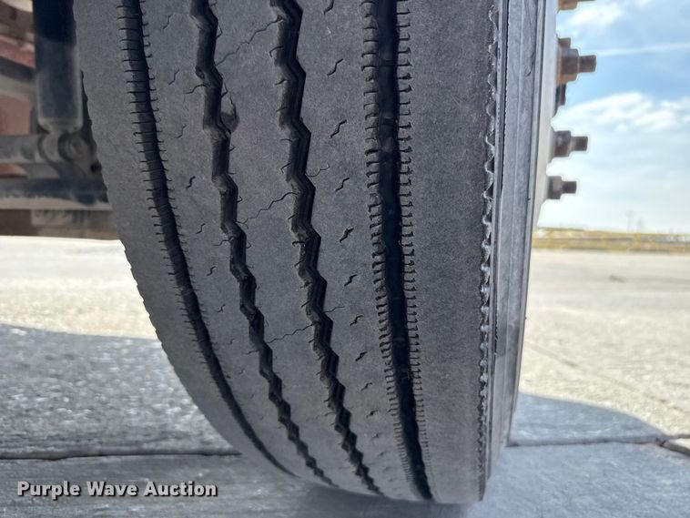 image for item EE3411 2018 Peterbilt 567 semi truck