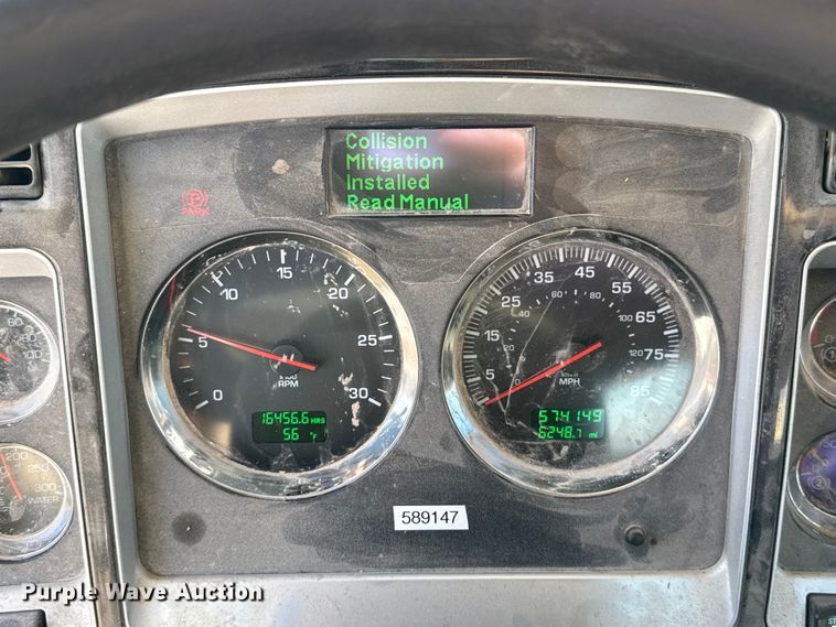 image for item EE3412 2017 Kenworth T800 semi truck