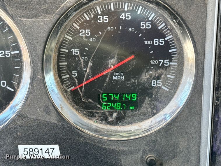 image for item EE3412 2017 Kenworth T800 semi truck