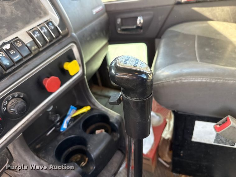 image for item EE3412 2017 Kenworth T800 semi truck