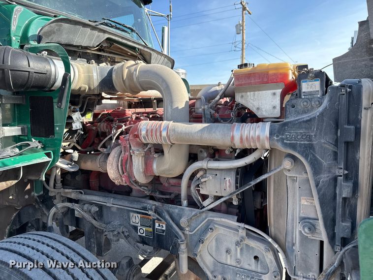 image for item EE3412 2017 Kenworth T800 semi truck