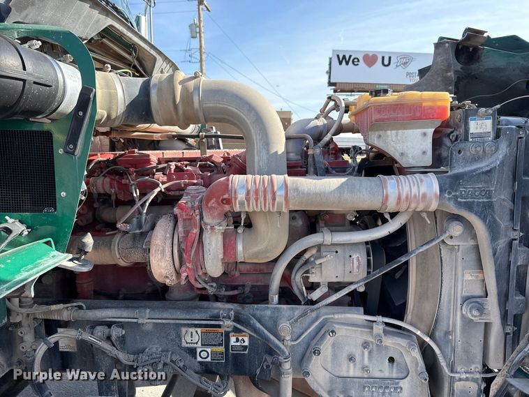 image for item EE3412 2017 Kenworth T800 semi truck